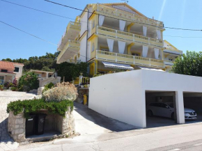  Apartments with a parking space Banjol, Rab - 5041  Раб